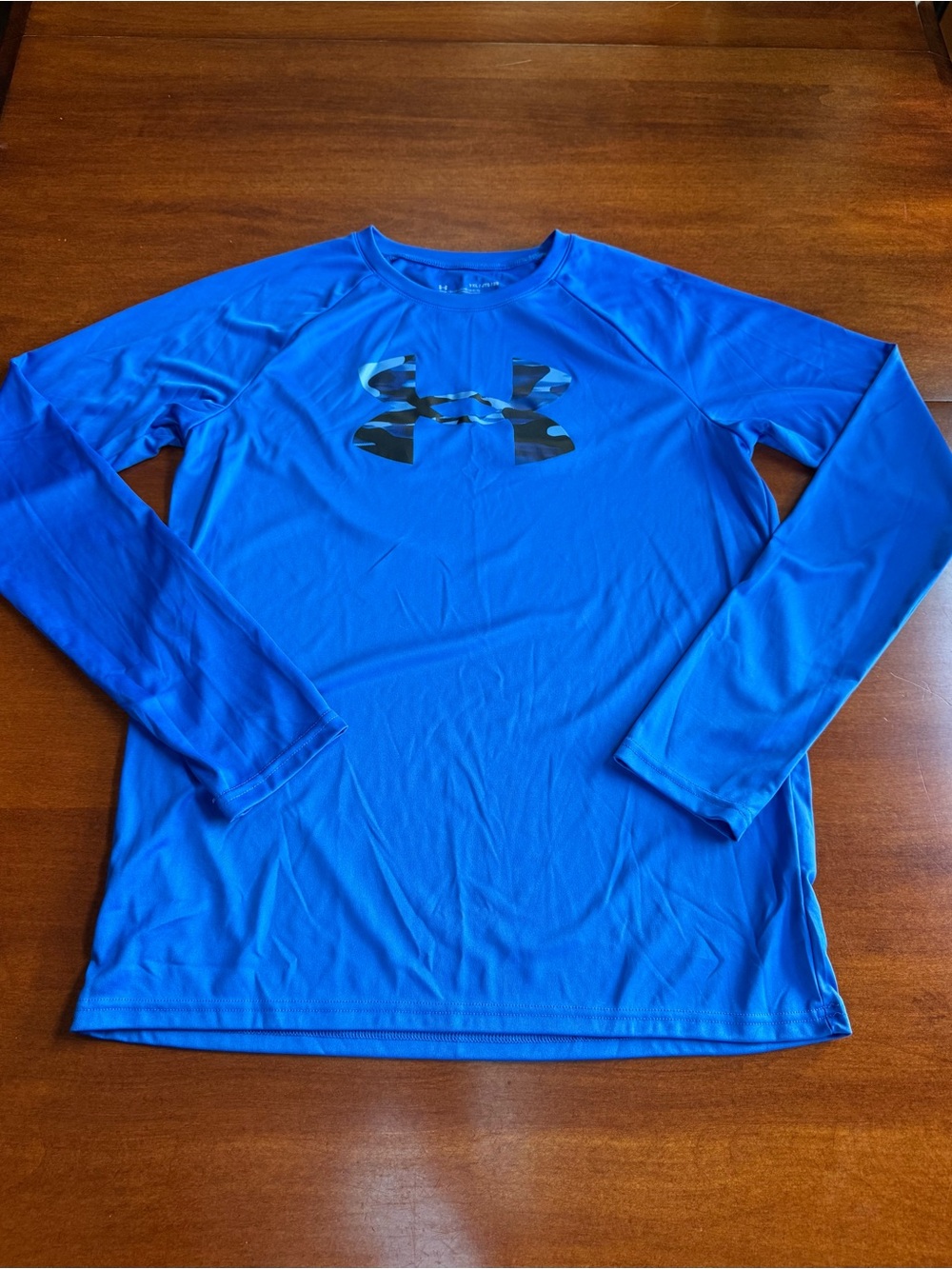 Under Armour Boys XL Long Sleeve Loose Fit Performance Shirt